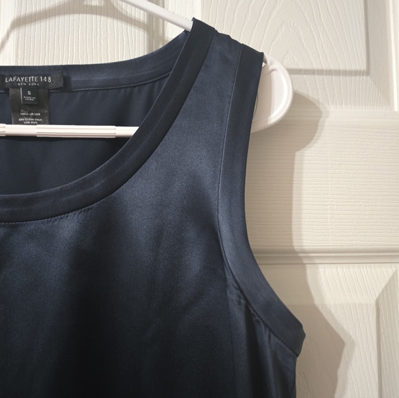 Lafayette 148 Perla Luxe Reversible Silk Charmeuse Shell in Navy Blue, EUC! - Picture 6 of 9